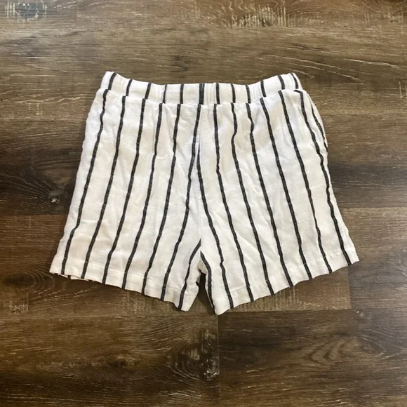 Doe & Rae 100Linen Shorts - Picture 5 of 7